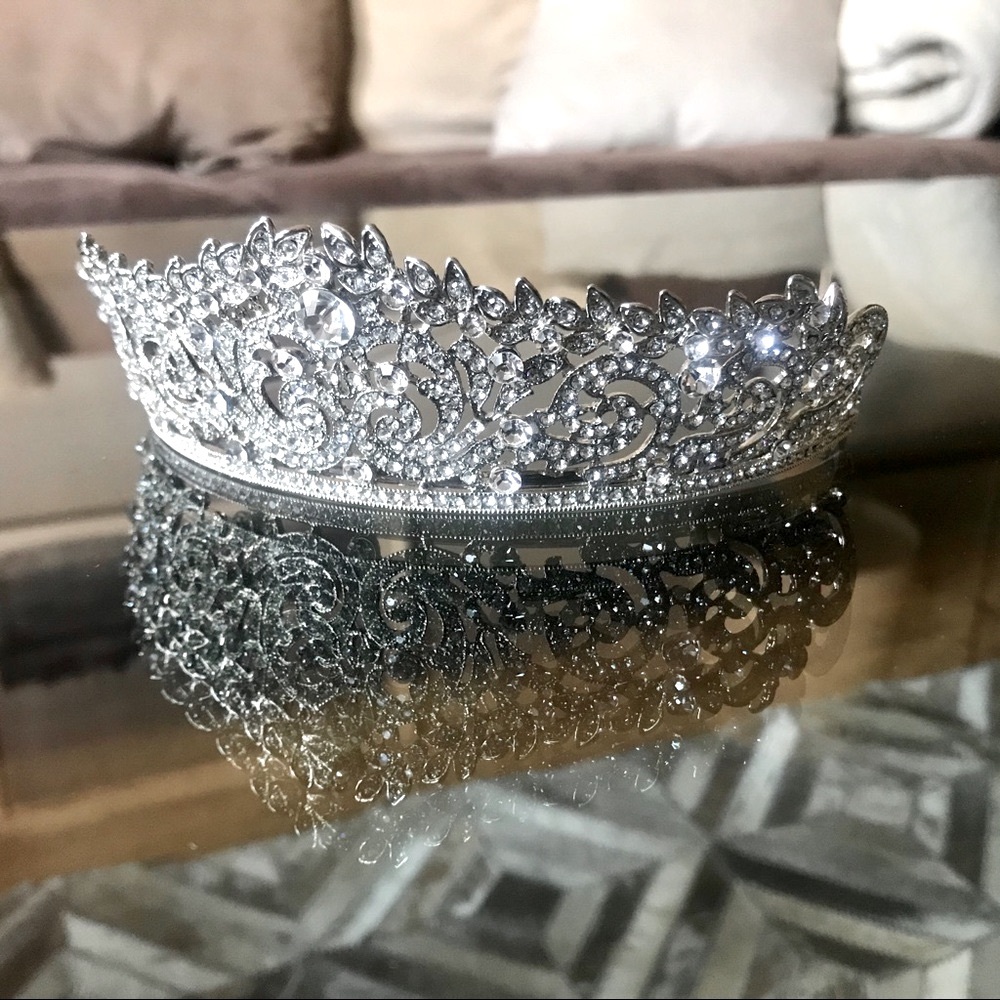 Tiara - Picture 7 of 8